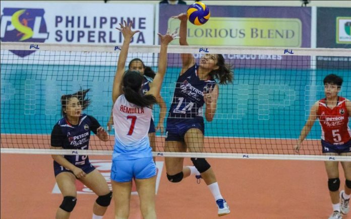 Chlodia Cortez Petron Blaze Spikers’ Chlodia Cortez dumps the ball against Marinerang Pilipina Lady Skippers’ Ivy Remulla. PSL PHOTO