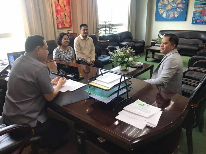 Dr Roel F Bermejo Courtesy call of Dr. Roel F. Bermejo (Right), DepEd’s Schools Division Superintendent on Governor Arthur Toto Defensor, Jr. Joining them were ASDS Azucena Falales and Mr. Gilbert Solidum, Chief Education Supervisor. Dr. Bermejo replaced Dr. Mac Miguel Aposin who was transferred to the Province of Aklan. Photo by Ruel Von D. Superio