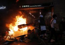 HK metro stays shut after night of protests Anti-government protesters set on fire one of the entrances at the metro station at Causeway Bay after leader Carrie Lam announced emergency laws that would include banning face masks at protests in Hong Kong, China on Oct. 4. REUTERS/SUSANA VERA