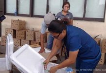 ‘Siopao’ worth P1.1M seized in Bacolod An officer of the Provincial African Swine Fever Task Force-Negros Occidental inspects a box loaded with illegal pork products in Bacolod City. The task force seized a total of 8,640 packs of “siopao” or 51,840 pieces of pork buns that came from Mandaue City, Cebu on Wednesday. PROVINCIAL ASF TASK FORCE OF NEGROS OCCIDENTAL