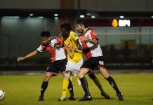 Kaya Futbol Club-Iloilo’s Jordan Mintah is sandwiched by two Mendiola FC 1991 defenders. KAYA ILOILO PHOTO