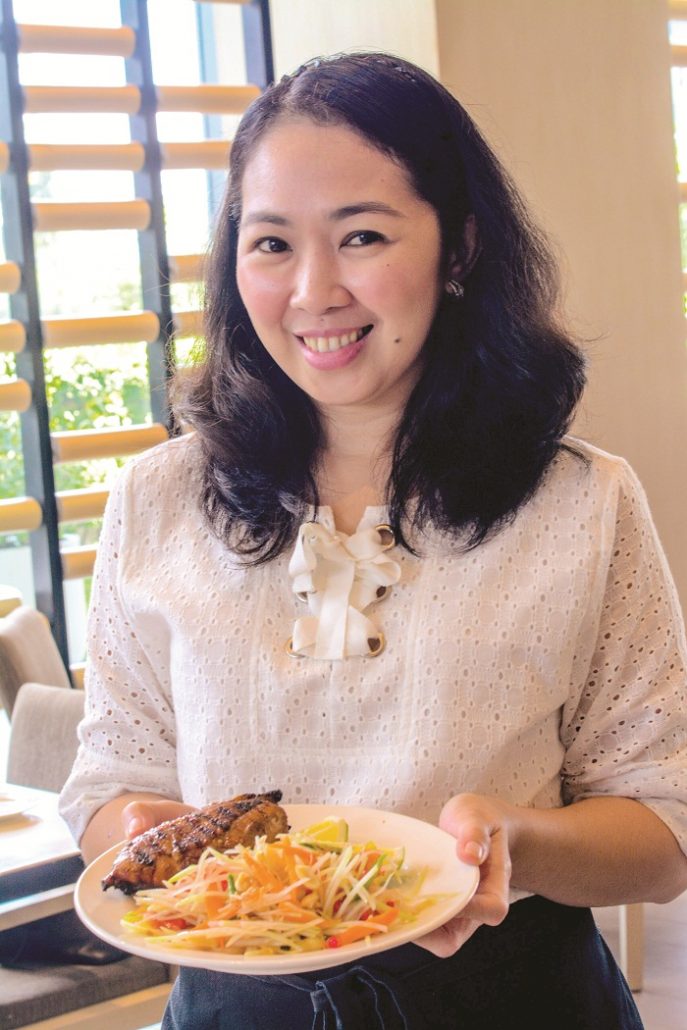 Ms. Leah Fajardo of Panay News shows off her Gai Yang.