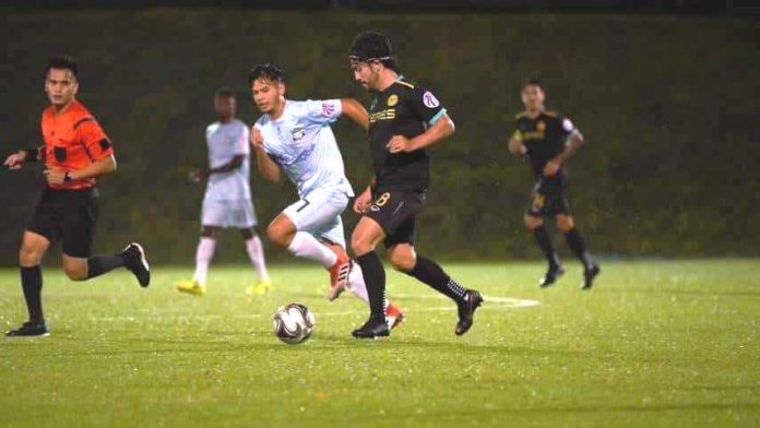 Miguel Tanton Ceres-Negros FC’s Miguel Tanton tries to control the ball from a phalanx of Green Archers United FC players. PFL PHOTO