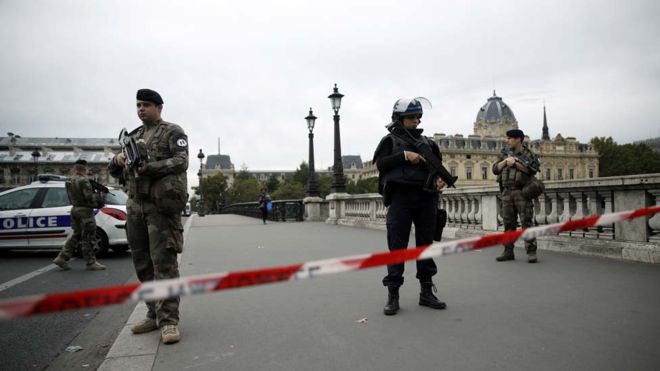 Paris stabbing kills 4 Police and security forces cordoned the area in central Paris where a stabbing incident claimed four lives on Oct. 3. EPA