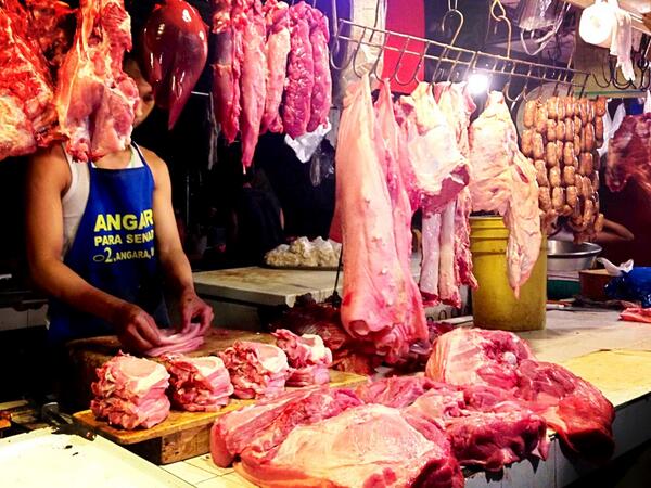 Authorities should impose suggested retail prices for pork and chicken to protect the public from shady price behaviors, says Laban Konsyumer Inc. on Monday. GMA NEWS