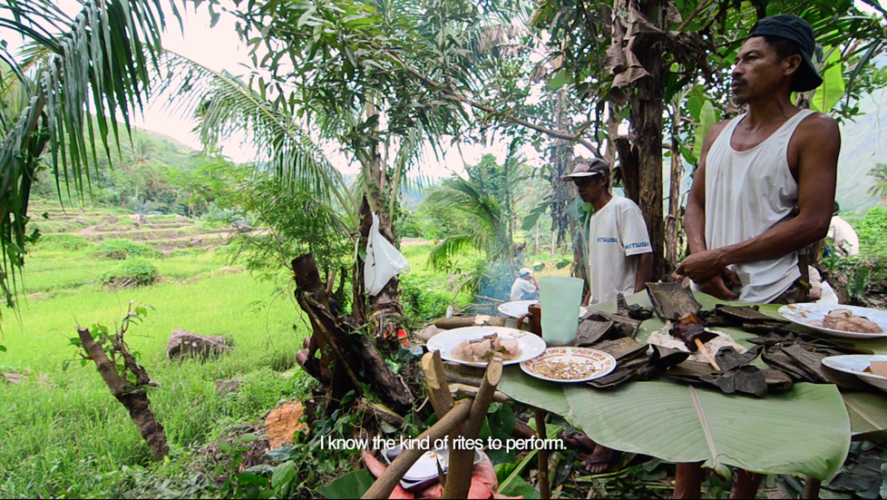 Jun Bayog, maaram – equivalent to the babaylan, leads the panguyang ritual before the rice harvest. (Film still)