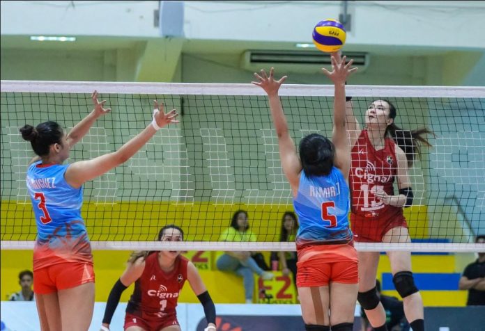 Rachel Anne Daquis Rachel Anne Daquis of Cignal HD Spikers scores against the defense of Marinerang Pilipina Lady Skippers’ Rhea Ramirez. PSL PHOTO