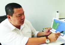 Iloilo 4th District Board member Rolando Distura identifies the locations of the high-frequency coastal radars that will be put up in Carles and Concepcion towns by the Philippine Atmospheric, Geophysical and Astronomical Services Administration (PAGASA during a briefing on Thursday. PNA