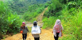 TO TEACH IS TO WALK THE TALK. These women are public elementary school teachers. They teach children in the remote barangay of Taganghin in Tapaz, Capiz some 30 kilometers from the town center. It is a two-hour travel by habal-habal (single motorcycle) if the weather is fine but takes much longer if they must walk when it’s rainy. IAN PAUL CORDERO
