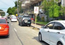 TRAFFIC VIOLATION. There’s a “No Parking” sign on this part of Timawa Street in Molo, Iloilo City but the drivers of these vehicles are ignoring it. Are there no traffic enforcers in the area to apprehend these violators? IAN PAUL CORDERO/PN