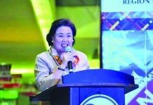Antique Gov. Rhodora Cadiao was re-appointed as the chairperson of the Regional Development Council (RDC) from 2019 to 2022. Cadiao took her oath as RDC chair before President Rodrigo Duterte in Malacañang last Oct. 28. CONTRIBUTED PHOTO/PN