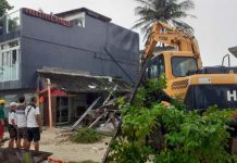 Judge inhibits himself from Boracay demolition case The Inter-Agency Rehabilitation Management Group demolishes non-compliant establishments in Boracay Island, Malay, Aklan early this month. Recently, Judge Ronald Exmundo of the Regional Trial Court Branch 7 inhibited himself from a case over the demolition of several structures in the island. NOEL CABOBOS/RADYOTODO/88.5FM/PN