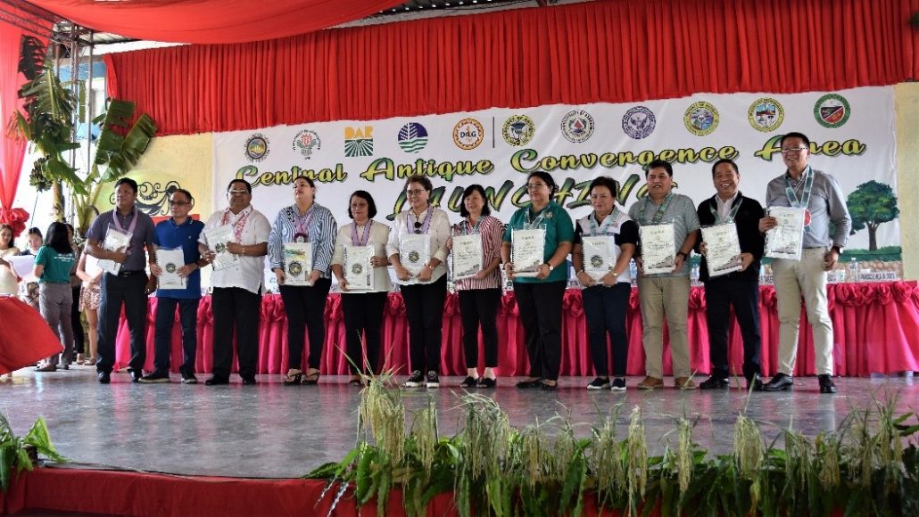 DA regional director Remelyn Recoter DILG regional director Ariel Iglesia, DENR regional executive director Francisco Milla, Jr. and DAR Provincial Agrarian Reform Program Officer II Florentino Siladan awarded the Central Antique Convergence Area Development Plan for Calendar Year 2020 to 2024 to the province of Antique as received by Governor Rhodora Cadiao and the Municipal Mayors of the five recipient municipalities of Barbaza, Bugasong, Laua-an, Patnongon, and Valderrama.