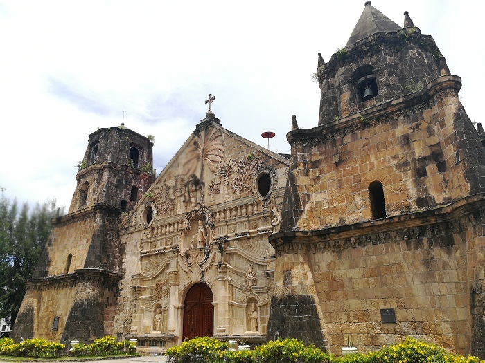 Miag-ao Church, or the Santo Tomas de Villanueva Parish Church, towers triumphant in Southern Iloilo – the sole Baroque Spanish-era church in the country, outside of Luzon to be listed as a UNESCO World Heritage site.