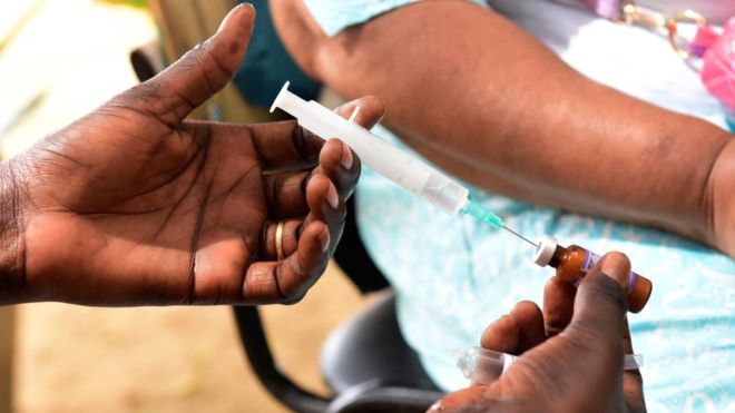 Nearly 5,000 killed in Congo measles outbreak The government and the World Health Organization launched an emergency vaccination program in September that aimed to inoculate over 800,000 children amid measles outbreak in the Democratic Republic of Congo. AFP/GETTY