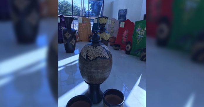 The Aklan Culture and Arts Foundation Incorporated will feature the Lezo pottery and a one-man painting exhibit at the Aklan provincial capitol in an aim to introduce the arts and culture of the province to the locals. The exhibit will run this month until December. AKEAN FORUM