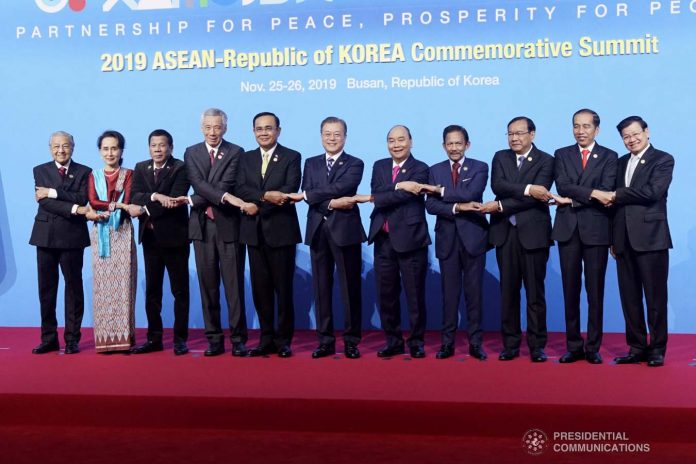 President Rodrigo Duterte (3rd from left) joins other leaders of the Association of Southeast Asian Nations (ASEAN) and Republic of Korea President Moon Jae-in (6th from right) during the ASEAN-Republic of Korea Commemorative Summit in Busan on Nov. 26. PCOO