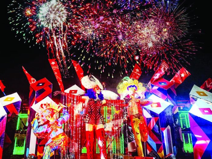 RJ Lacson’s art installation RJ Lacson’s art installation depicts three revelers, each donning a different ornate festival-inspired getup – but all brandishing iconic carnivalesque masks. PHOTO COURTESY OF RJ LACSON