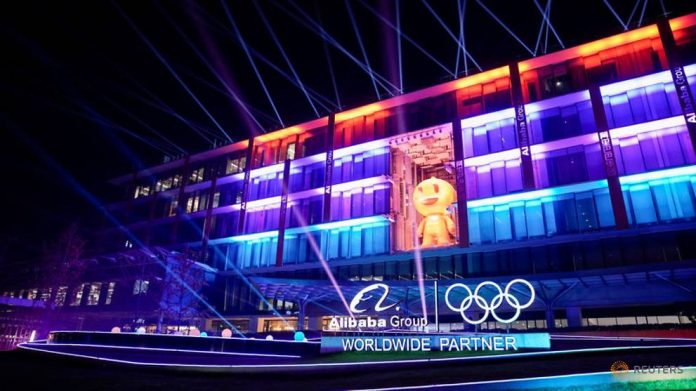 Singles’ Day sales hit 91.2-B yuan in first hour – Alibaba A mascot for Tmall, an online shopping website owned by Alibaba, promotes Singles Day in Beijing. Chinese e-commerce giant Alibaba Group Holding Inc. said Monday that sales for its annual Singles’ Day shopping blitz hit 91.2-billion yuan ($13 billion) within the first hour, up 32 percent from last year’s early haul of 69-billion yuan. AP