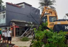 The Inter-Agency Rehabilitation Management Group starts to demolish non-compliant establishments in Boracay Island, Malay, Aklan on Thursday for their alleged encroachment of the beach-easement mark. NOEL CABOBOS/RADYOTODO/88.5FM/PN