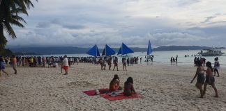 Tourist arrivals in the world-famous Boracay Island in Malay, Aklan continues to increase, setting aside the maximum capacity of the Department of Environment and Natural Resources, after over a year that it was opened to the public. JUN AGUIRRE/PN