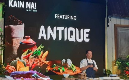 Chef Jose Ramlo Villaluna demonstrates how to cook his creation “Pasta Porbida” or chicken adobo during the Kain Na! Culinary and Travel Festival of the Department of Tourism Region 6 in Iloilo City on Dec. 7. PNA/ANNABEL CONSUELO J. PETINGLAY