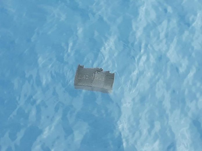 Chilean Air Force finds debris believed to be from missing plane Debris believed by the Chilean Air Force to be from a Hercules C-130 military cargo plane that crashed this week and went missing, is seen in the Drake Passage or Sea of Hoces, Mid-Sea in this undated handout received on Dec. 11. FUERZA AEREA DE CHILE (CHILEAN AIR FORCE) /VIA REUTERS
