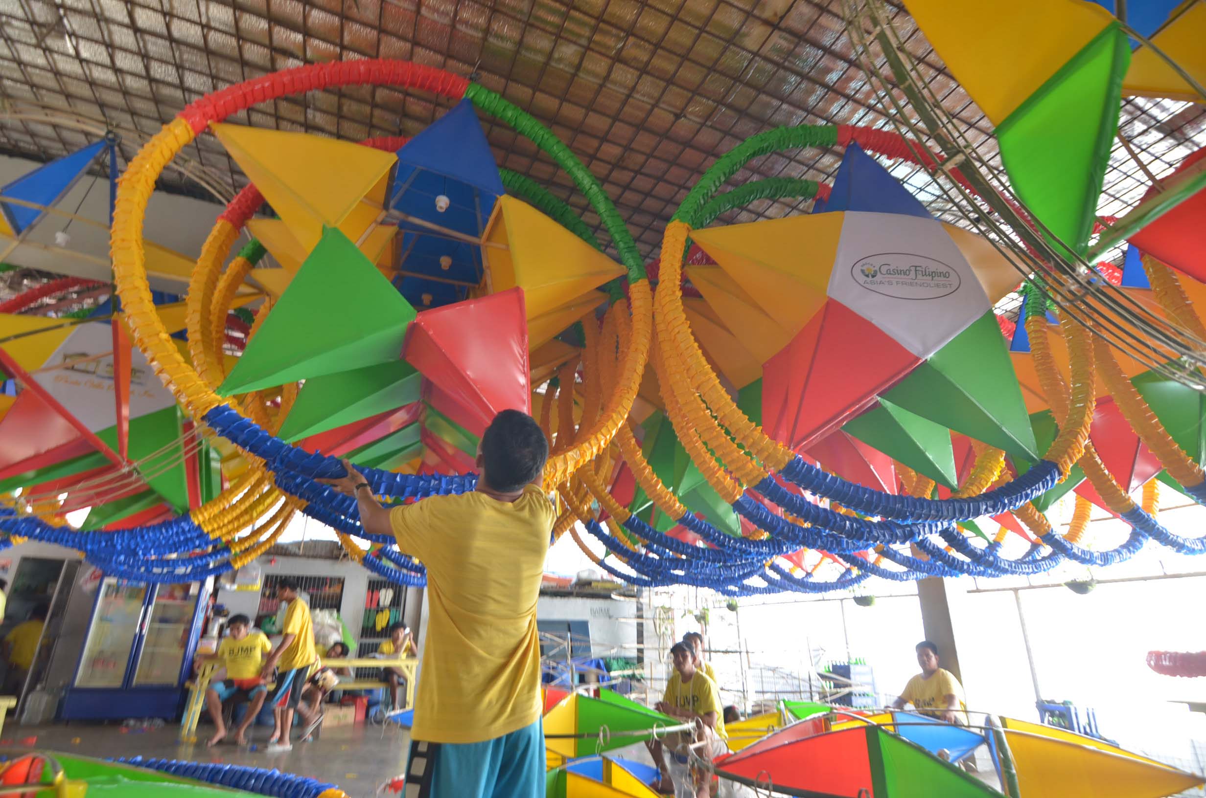 Filipino Christmas lanterns BJMP 4 Establishments sponsored these parols which measures 6×6 at P1,500. IAN PAUL CORDERO/PN