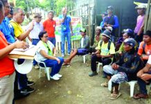 20 Antique ‘sakadas’ to get labor claims Gov. Rhodora Cadiao (seated, left) meets with the “sakadas” or sugar cane workers from Antique who are working in Negros Occidental. Recently, Randy Ardeño, officer in charge of the provincial Sakada Desk, said the 20 sakadas belong to the first batch of sugar migrant workers who received favorable decisions for their labor complaint against Hacienda Asuncion and Hacienda Marina. ANTIQUE PIO