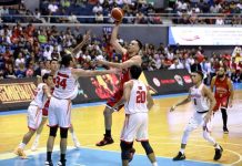 Brgy. Ginebra levels PBA Govs’ Cup semis at 1-1 Barangay Ginebra San Miguel Kings’ Gregory Slaughter scores against NorthPort Batang Pier’s Christian Standhardinger. PBA PHOTO