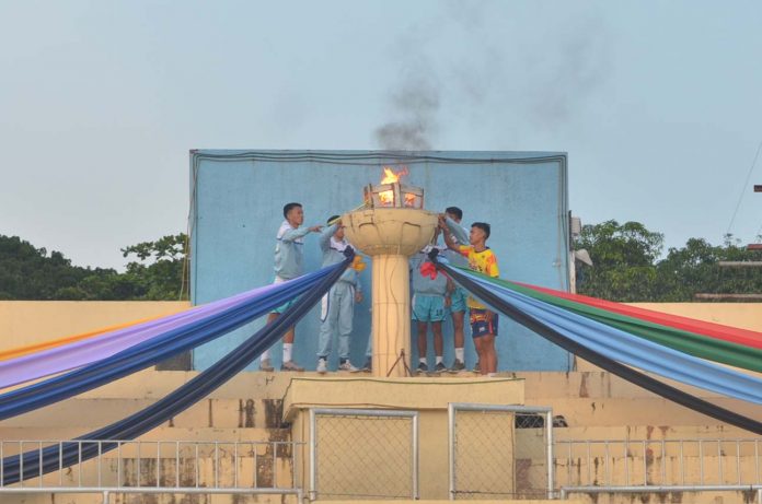 INTEGRATED MEET. Players light this sports urn to officially start the 2019 Iloilo Schools Sports Council Meet at the Iloilo Sports Complex in La Paz, Iloilo City on Dec. 7, 2019. This annual sports event aims to select Iloilo city and province’s athletes to the Western Visayas Regional Athletic Association Meet next year. 📸 IAN PAUL CORDERO/PN