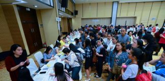 ILOILO JOB HUNTERS TRY THEIR LUCK. These people hope to find gainful employment at the Iloilo provincial government-organized job fair yesterday (Dec. 4, 2019) at a hotel in Iloilo City. A total of 42,327 employment opportunities were made available. The job fair was timely. The number of unemployed Filipinos climbed to 21.5 percent in the third quarter of 2019, according to a recent Social Weather Stations survey. IAN PAUL CORDERO/PN