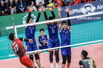 Philippine men’s volleyball team The Philippines attempts for a triple block against an Indonesian foe. RAPPLER PHOTO