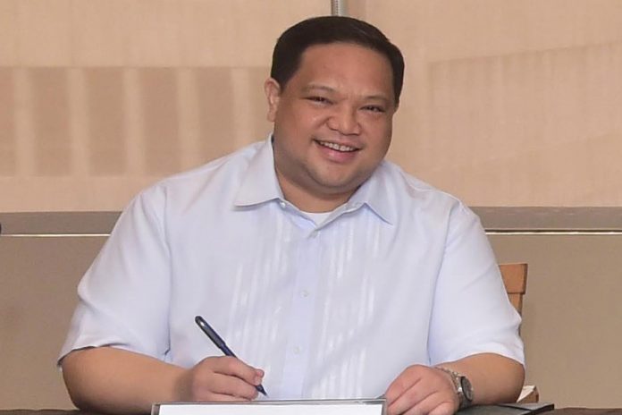 SEC commissioner Ephyro Luis Amatong SEC commissioner Ephyro Luis Amatong. BSP