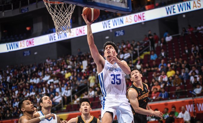 The Philippines’ Matthew Wright The Philippines’ Matthew Wright goes for an inside hit. RAPPLER PHOTO