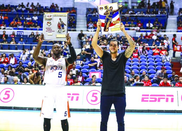 Allen Durham and Christian Standhardinger Meralco Bolts’ Allen Durham and NorthPort Batang Pier’s Christian Standhardinger display their Best Import and Best Player of the Conference plaque, respectively, in the awarding the 2019 PBA Governors’ Cup. PBA PHOTO
