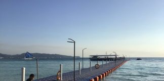 The blue pontoon, measuring about 100 meters from the shoreline, is built near the boat stations in White Beach, Boracay Island, Malay, Aklan. Recently, the National Task Force Boracay ordered acting Malay mayor Frolibar Bautista to stop collecting pontoon fees amid mounting complaints. AKEAN FORUM