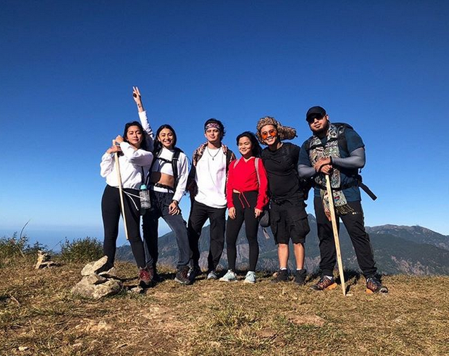 James, Nadine trek Mt. Ulap with friends