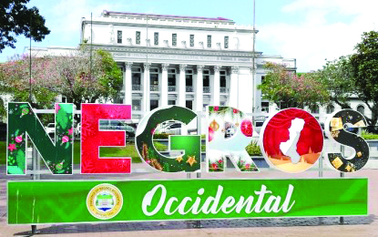 The Capitol building and park of Negros Occidental in Bacolod City. The economy of Negros Occidental remains “viable” as its average inflation rate settled at 3.7 percent in 2019 from seven percent in the previous year, says provincial statistical officer Luis Gonzales.PNA BACOLOD