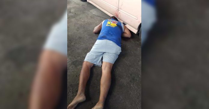 Onel Arandez Onel Arandez, councilman of Barangay Punta Tabuc, lies lifeless on the ground after three unidentified suspects peppered him with bullets at a repair shop in Barangay Cagay, Roxas City, Capiz on Jan. 7. GLENN BEUP/PN