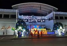 The San Jose town hall in Antique shines with decorations during the Christmas season. Mayor Elmer Untaran on Wednesday said they have yet to discuss plans on relocating the town hall outside the “busy” business area. PNA/Annabel Consuelo J. Petinglay