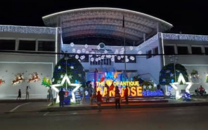 The San Jose town hall in Antique shines with decorations during the Christmas season. Mayor Elmer Untaran on Wednesday said they have yet to discuss plans on relocating the town hall outside the “busy” business area. PNA/Annabel Consuelo J. Petinglay