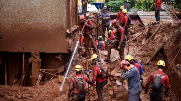 world Brazil Rescuers continue to search for the missing victims of landslides that killed 30 people in Brazil. AFP/GETTY IMAGES
