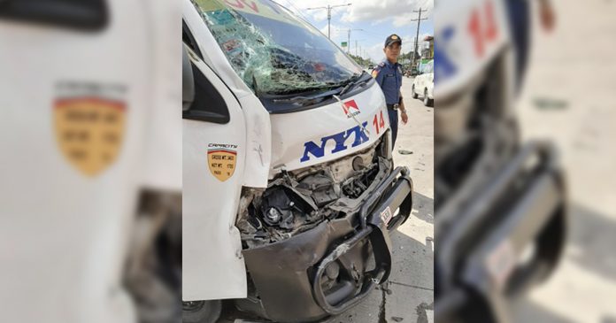 5 hurt in van-police car collision Heavy damage is seen in the front portion of this van that crashed into a police patrol car in Barangay Bolong Oeste, Sta. Barbara, Iloilo on Feb. 26. PANAY EMERGENCY UPDATES GROUP