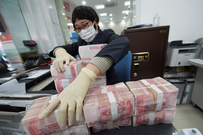 China cleans, isolates used banknotes amid virus spread China is disinfecting and isolating used banknotes as part of efforts to stop the spread of the new coronavirus that has killed more than 1,500 people, officials said Saturday. REUTERS