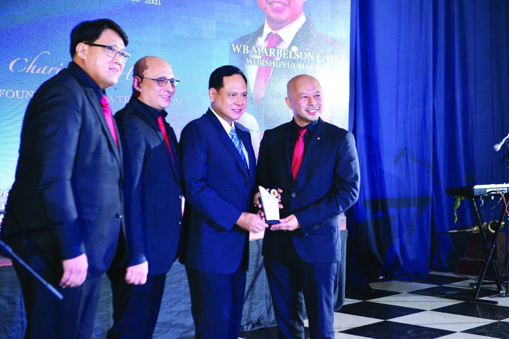 WB Jesus Maria Pet II PM, Bro. Ian Dela Serna, Iloilo Provincial Governor Hon. Arthur “Toto” Defensor, Jr and WB Marbelson Jiz 