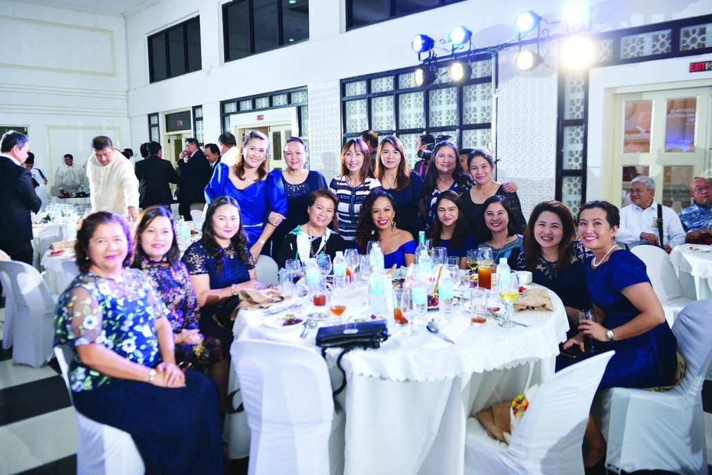 Spouses and ladies of Masons
