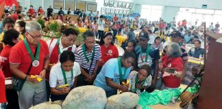 Indigenous Peoples of Iloilo and stakeholders sign a unity pact during an assembly at the Iloilo provincial capitol. They vow to “recognize, respect, protect, and promote the rights of the Indigenous Peoples / Indigenous Cultural Communities (IPs/ICCs) of Iloilo province, establish the necessary mechanisms to enforce and guarantee the realization of their rights, taking into consideration their beliefs, customs, traditions, values, interests, and institutions by providing efficient, gender sensitive responsive and cultural sensitive services.” IME SORNITO/PN