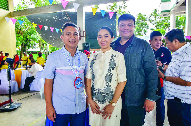 Atty. Stephen Palmares, City mayor of Passi, Leah Lyn Fajardo and vice mayor Jesry Palmares