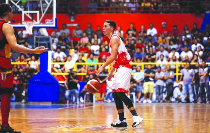 Beyond-the-arc sharpshooter Matthew Wright of the Phoenix Fuel Masters plays as one of the culprits in San Miguel’s defeat. PBA PHOTO